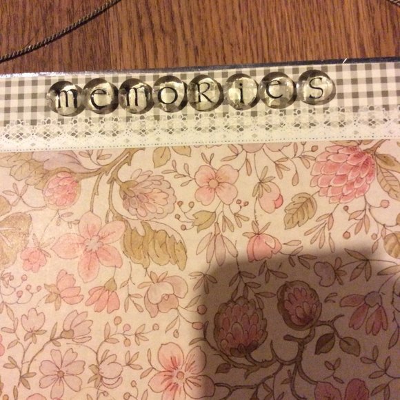 Floral Magnetic Memory Photo Board - Picture 4 of 4